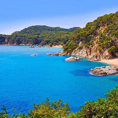 Appartamento Solàrium con terraza a 5 minutos de la playa recientemente renovado Girona Esterno foto