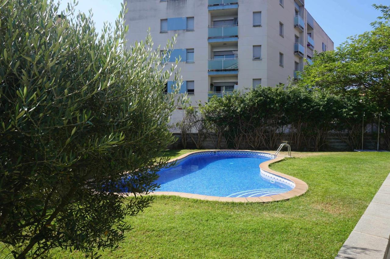 Appartamento Solàrium con terraza a 5 minutos de la playa recientemente renovado Girona Esterno foto