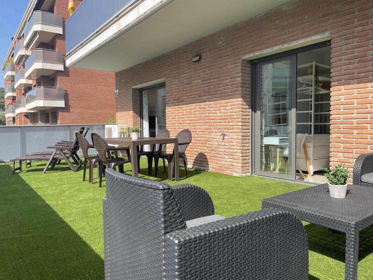 Appartamento Solàrium con terraza a 5 minutos de la playa recientemente renovado Girona Esterno foto