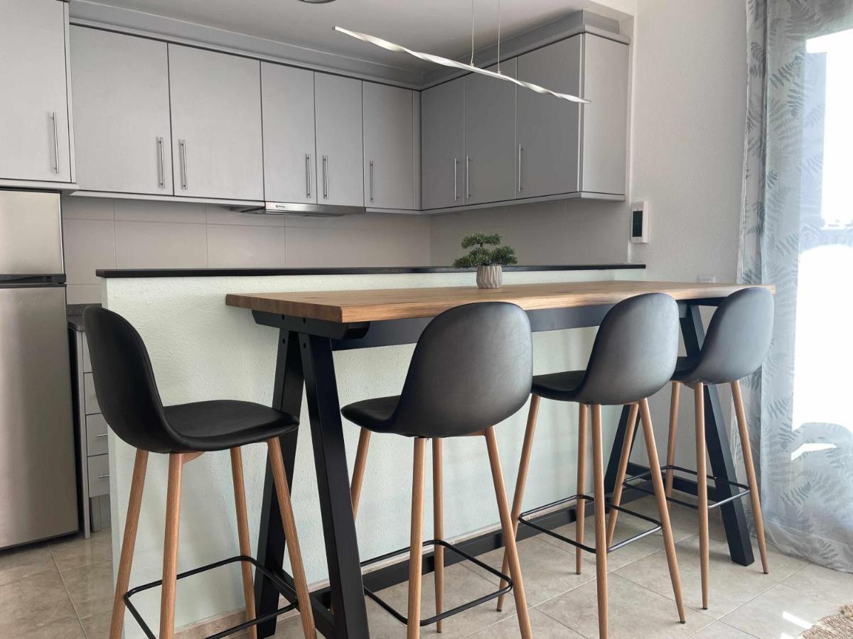 Appartamento Solàrium con terraza a 5 minutos de la playa recientemente renovado Girona Esterno foto