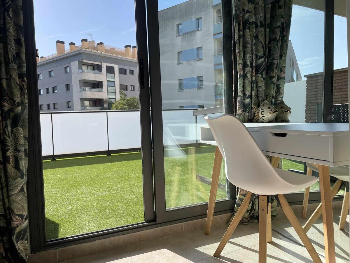 Appartamento Solàrium con terraza a 5 minutos de la playa recientemente renovado Girona Esterno foto