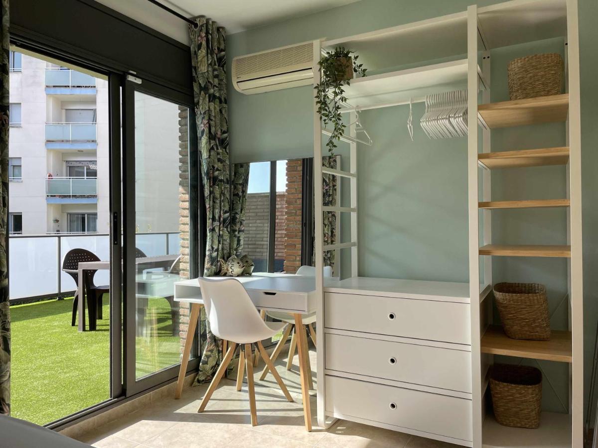 Appartamento Solàrium con terraza a 5 minutos de la playa recientemente renovado Girona Esterno foto