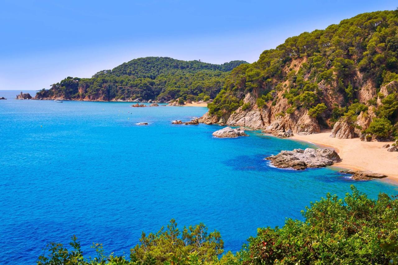 Appartamento Solàrium con terraza a 5 minutos de la playa recientemente renovado Girona Esterno foto